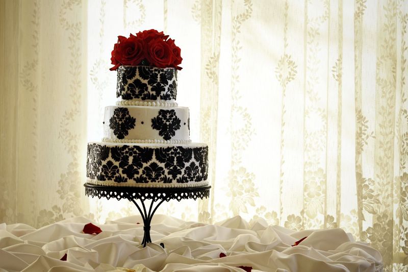 damask black white and red wedding cakes